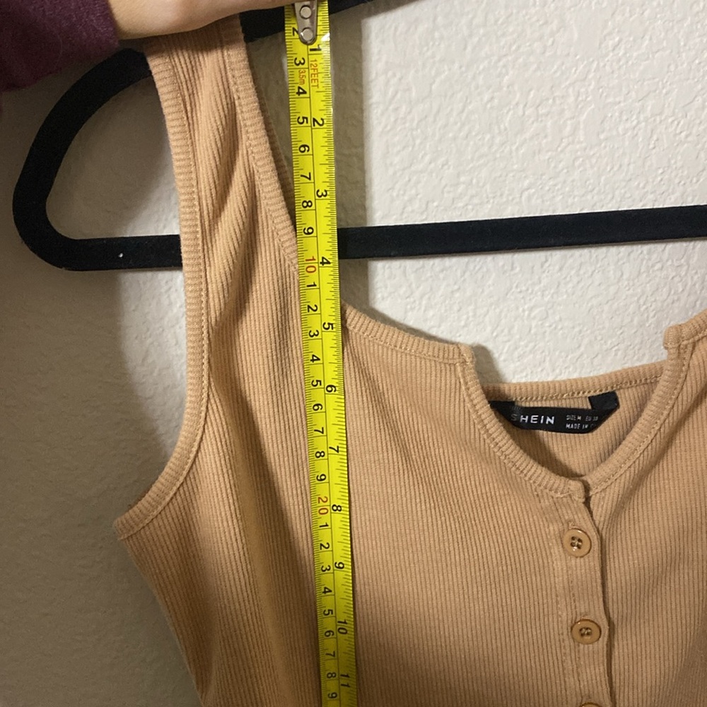 🌵Lightweight Tan Cropped Button up top! - Picture 2 of 6